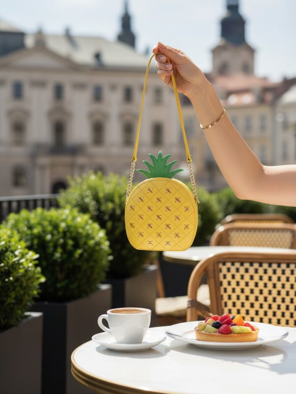 🍍 Kate Spade Pineapple Crossbody “How Refreshing” Yellow Leather 🍍 - Picture 4 of 12